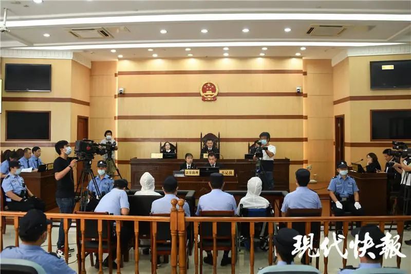 马伟兵|致两名警务人员牺牲！淮安重大暴力袭警案开审，嫌疑人：不知道捅了多少下