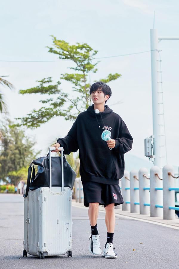  夏天|阿云嘎、李汶翰、吴宣仪、黄新淳、金子涵要玩转《完美的夏天》