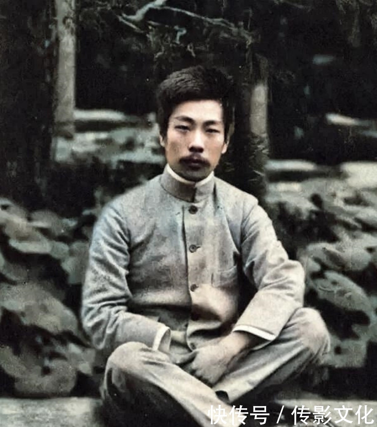 珍贵|1936年鲁迅出殡珍贵老照片,几万人送行,16位文学界大佬抬棺扶灵