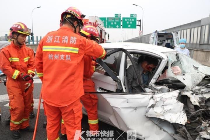  网约|杭州清晨机场高速一网约车突发车祸，一名乘客被困