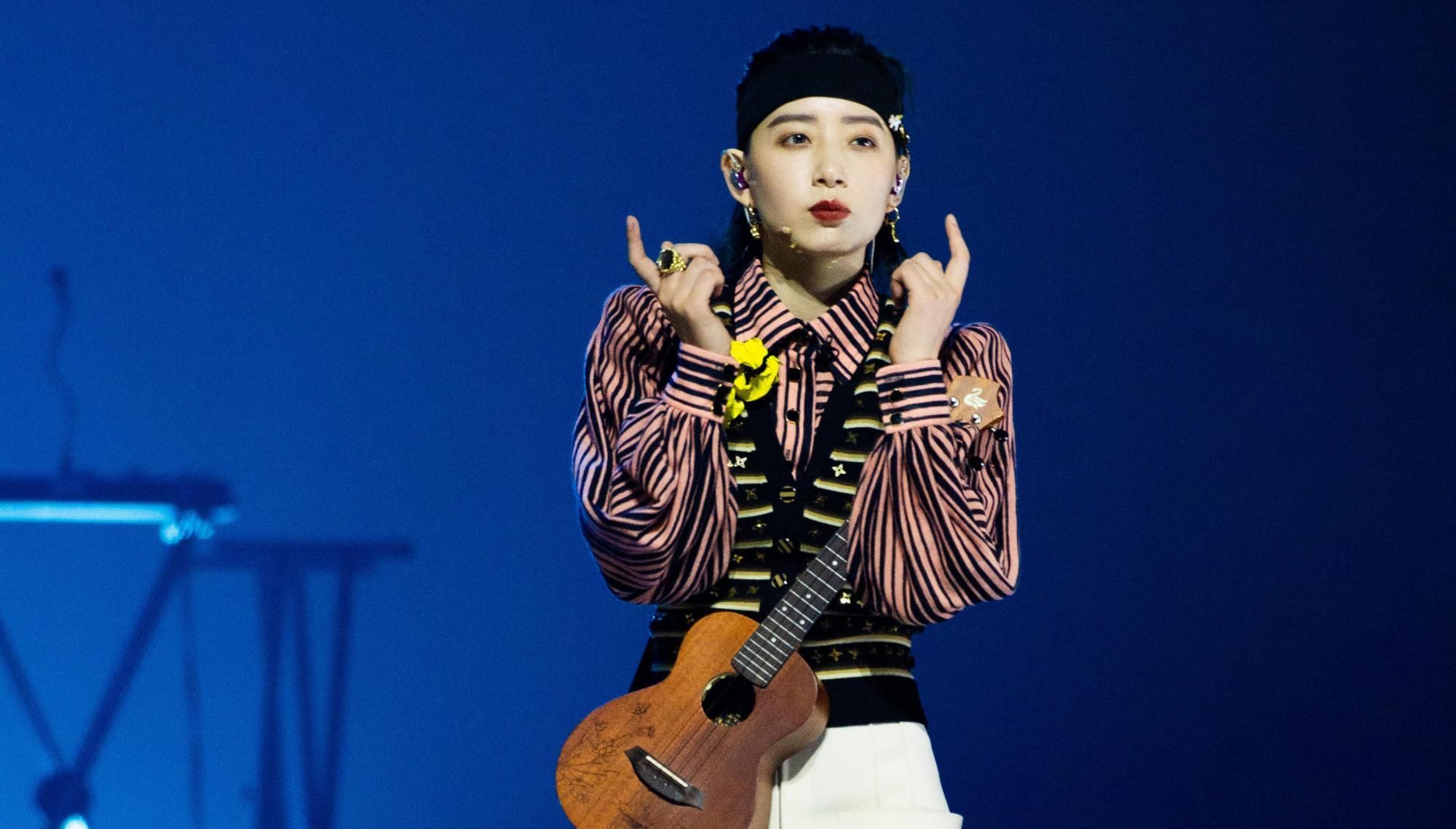  淡定|宁静与李斯现场针锋相对，其他姐姐坐在台下看戏，王霏霏不淡定了