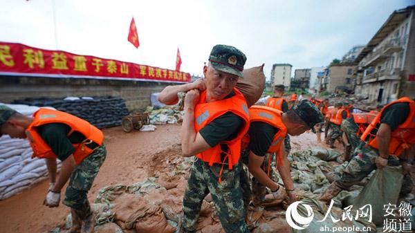 不垮|军民“鱼水情深”筑牢冲不垮的团结之堤