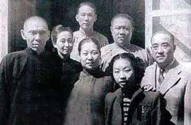 欠条|杜月笙临死前要把欠条烧掉,家人不舍得,他说:我是在救你们的命