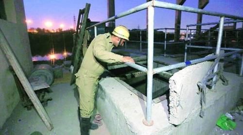  中毒|工人进污水罐清洁却中毒晕倒，连续三人去营救全部遇难