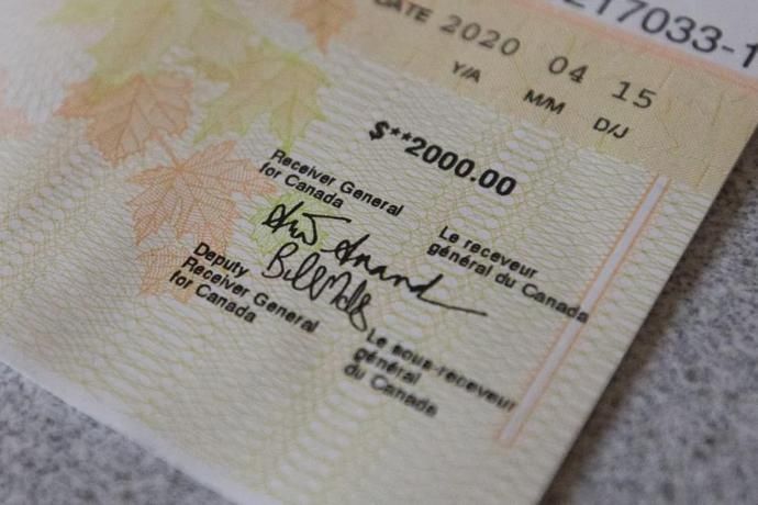 大麻|28岁女生靠每月$2000福利金,抽大麻,度假打肉毒,感叹钱不够花