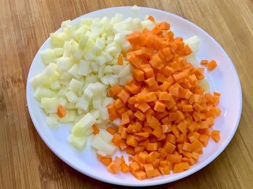  吃饭|天太热孩子不爱吃饭，试试此菜，简单一蒸，“钙铁锌硒”全齐了