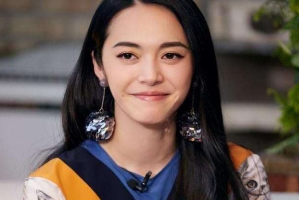  金鹰女神|金鹰奖很多艺人在盯着，但这个奖却被质疑，谁能获得引起网友关注