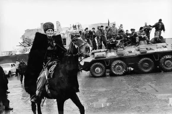 战争|淌满毛熊血泪的人间地狱:少见的真实血腥车臣战争图