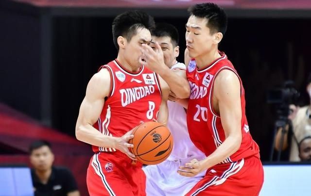  场比赛|易建联因伤离场仍贡献25+5，广东队进四强，球队有哪些亮点和不足