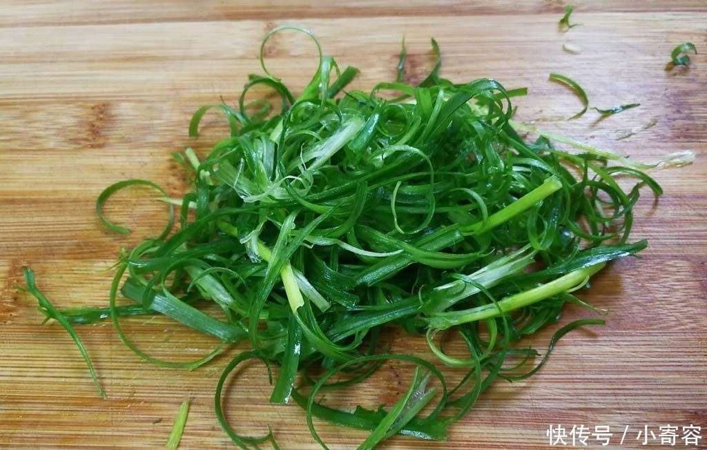 蒸鱼|鱼庄老板：不管蒸什么鱼，加一点“它”，鱼不仅没腥味，肉更鲜嫩