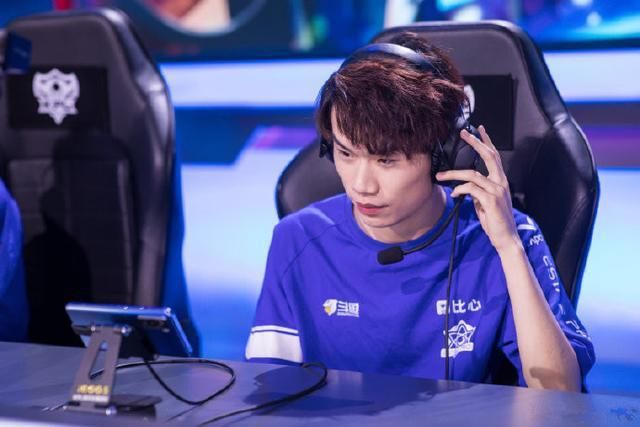 吕成林|王者荣耀：eStar零封RW侠，林教练非“浪得虚名”，开启无猫时代