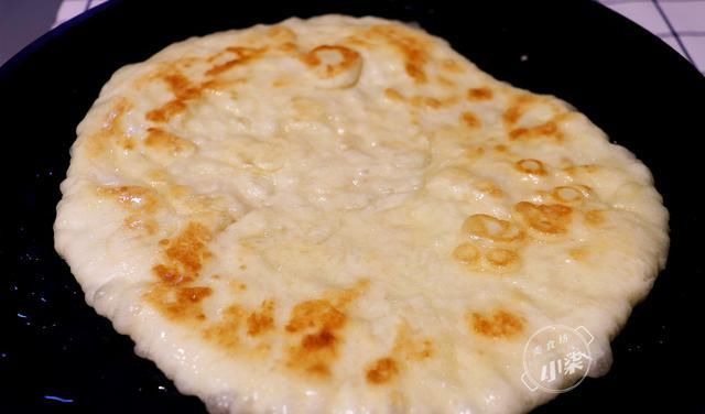  面粉|面粉别炸油条了，试试这样做，柔软香酥，保证吃一次就念念不忘