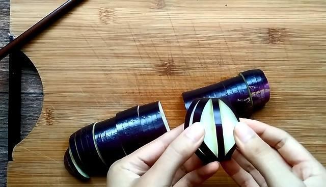  好吃|蒸茄子多长时间最好？清爽入味，健康少油，茄子好吃的新做法