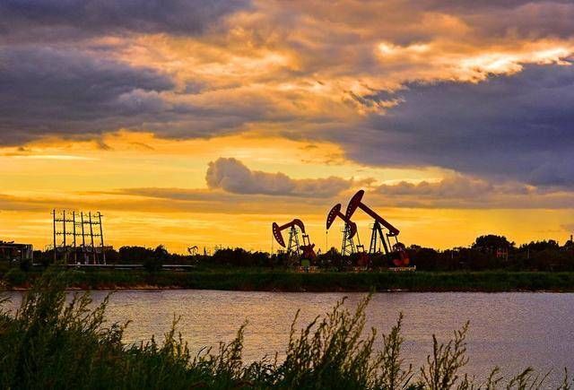 暴露|“铁人”王进喜照片暴露，日本人凭此获利千万？其中实情令人唏嘘