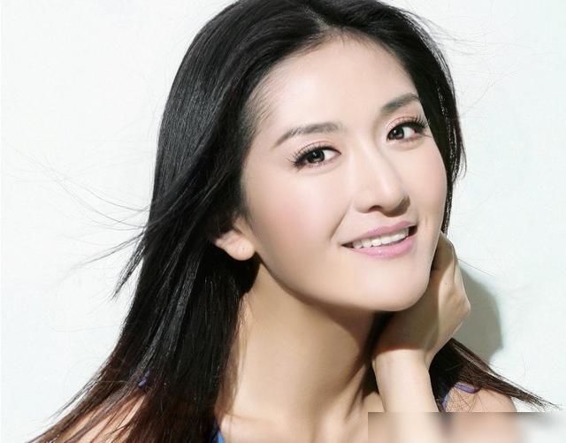 人缘|在娱乐圈“抠门”出名的谢娜，为什么人缘这么好？圈子真现实！