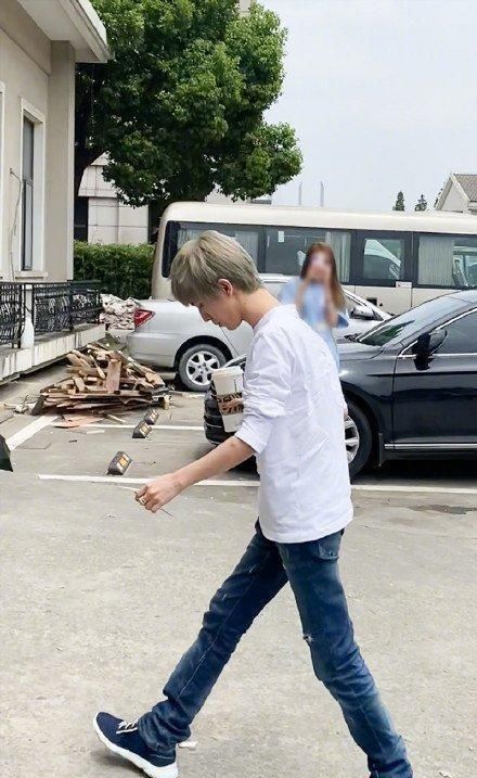  何炅|THE9团综开录，何炅助阵，4位嘉宾太强大