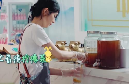  店长|黄晓明做店长，赵丽颖身兼数职，而最累的却是她，哪里用往哪里搬
