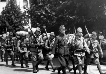  国家|也是一个由华人撑起来的小国家，其中华人约132万，新加坡总人口达到177.5万