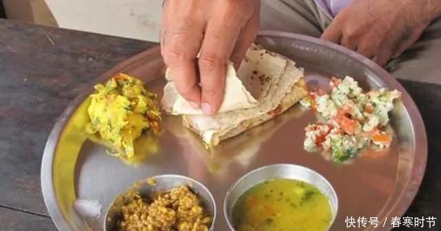 筷子|印度人来到中国,坚持不用筷子吃饭,开饭时不吭声了