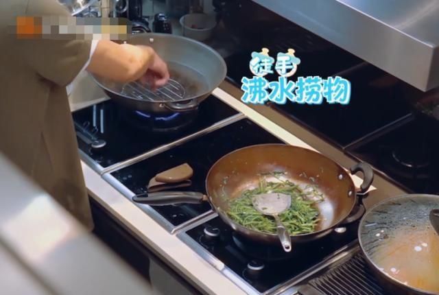 应采|新生日记:陈小春端一锅热水,看到让应采儿做的事,她可是孕妇啊