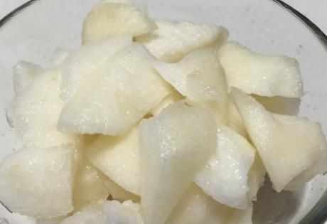  食材|干燥秋季，我家每天喝莲子雪梨汤，清甜润嗓，1天喝1碗特舒服