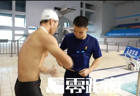 答案|矿泉水瓶能做救生衣刷爆网络！消防小哥哥用实验告诉你答案！