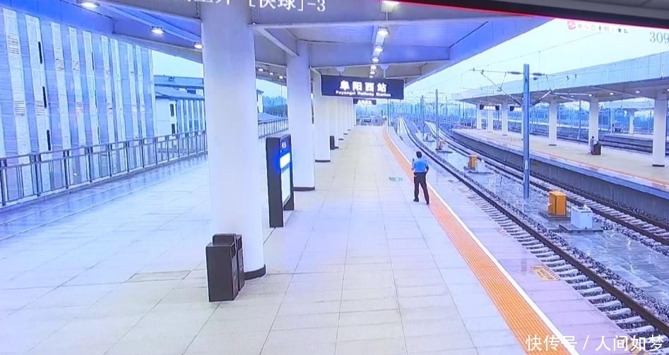  高铁|事发高铁西站！总价值50多万元，这个LV包竟丢在垃圾桶上