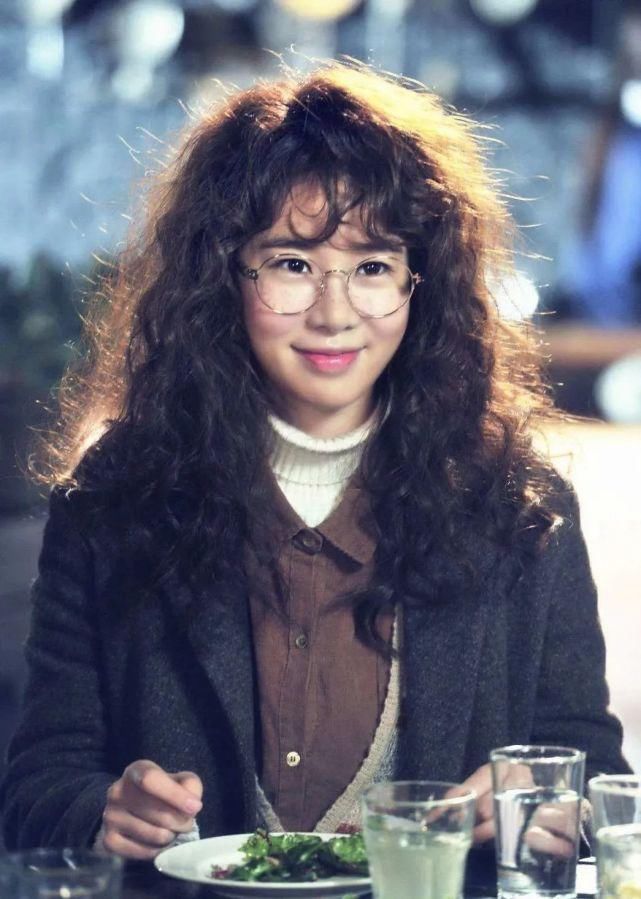 胎毛刘海|你是什么脸型就剪什么刘海，这5款刘海太显脸小了，堪比换头！