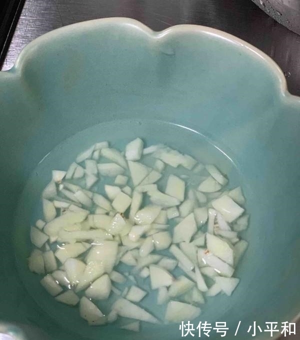 干辣椒|夏天要多吃面条,教你个懒人做法,一人三碗不够吃!大家别错过!