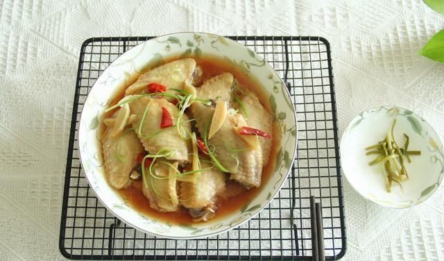 咸鲜|夏日鲜嫩清蒸鸡翅中,咸鲜不油腻,少吃油炸,多清淡!简单