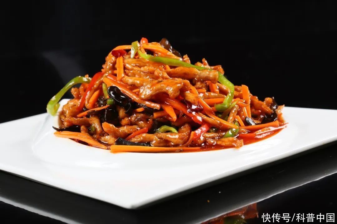 这样做鱼香肉丝才最好吃(研究了十几本菜谱，我终于找到了鱼香肉丝的最佳做法！)