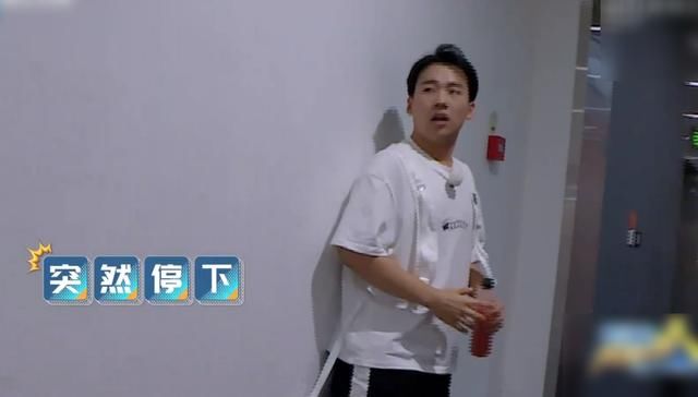  撕名牌|郭麒麟“女人缘真好”，被三个姐姐围堵，逃离后终于一雪前耻