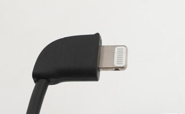 绿联|小巧mini,绿联10000mAh自带苹果MFi认证快充线充电宝评测