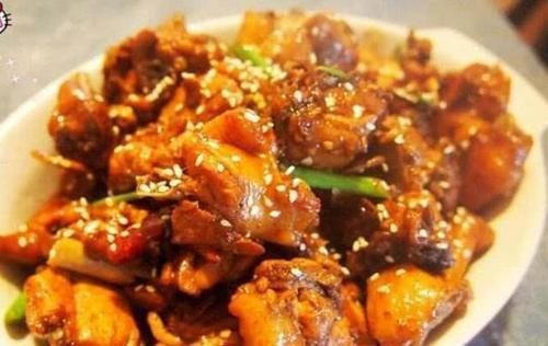  烧鸡|胡萝卜炒莴笋，脆皮茄汁水豆腐，甜辣酱照烧鸡的做法