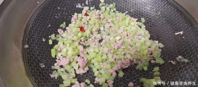 收藏|经常吃粉条,一炒就成团现在终于知道为什么了,我先收藏