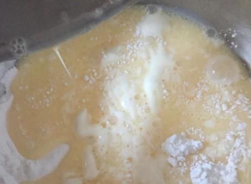 糯米粉|1把糯米粉，1个鸡蛋，拌一拌，烤一烤，外酥里糯，孩子抢着吃