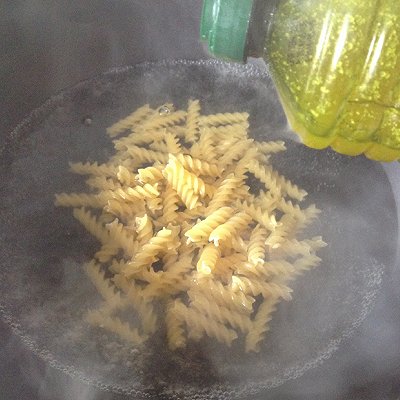  冰冻的金枪|金枪鱼西红柿意面