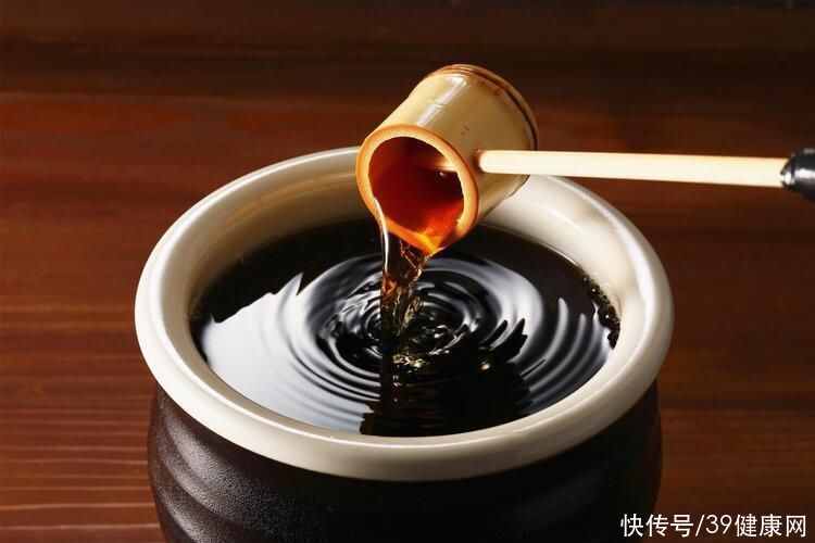 花生能让血管更健康怎么吃才正确(吃花生，能养生！研究发现：花生让血管更健康，怎么吃才正确？)