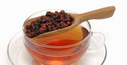  改掉|肝脏不好的人，“脸上”有4种表现！5件“伤肝”的习惯要改掉