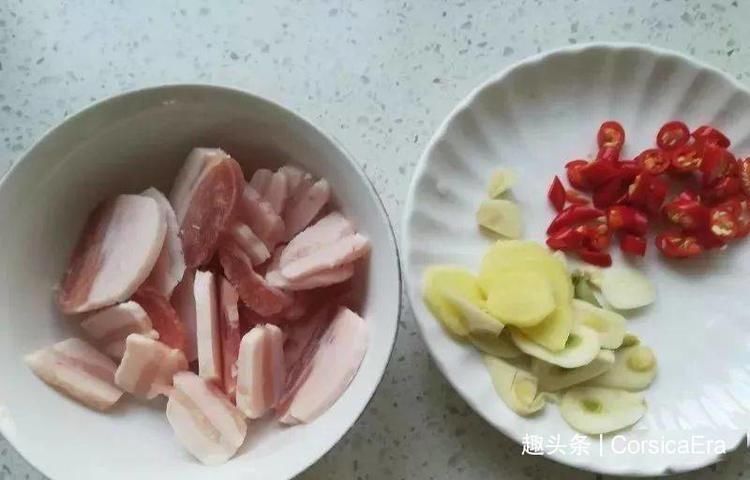 下饭|五花肉炒土豆片,简单的一道菜,香辣开胃又下饭!