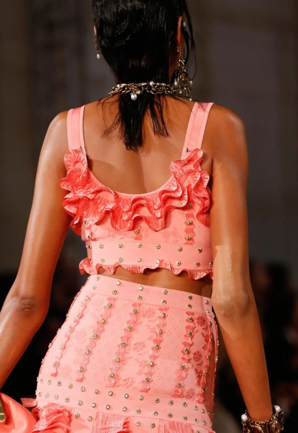 细节|时装背部细节表现丨绝对不能敷衍的背部设计