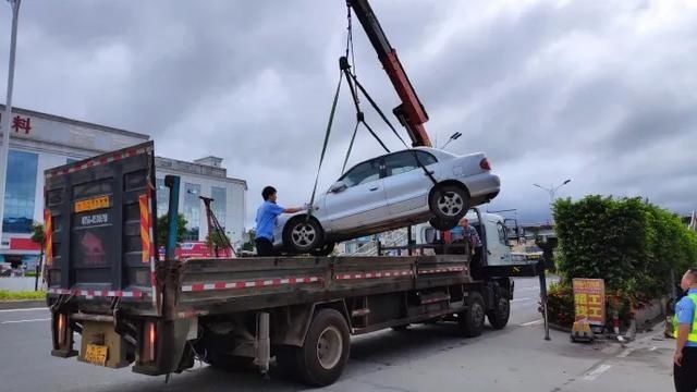  香洲交警|网友的一番留言，竟让珠海街头大量车辆突然消失！街坊纷纷拍手叫好！