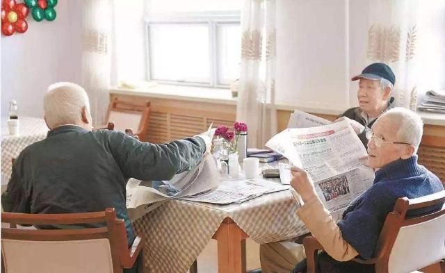 丁克|丁克老人花高价住养老院，看到这一幕，网友：太心酸了