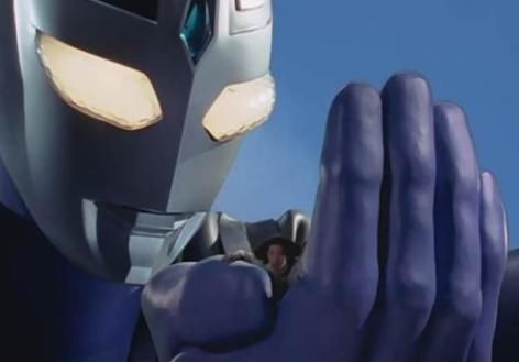  变身|奥特曼：为何变身的时候拳头都比身子大？圆谷：你们不懂