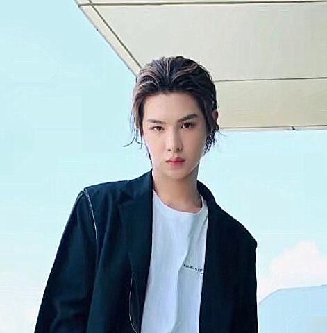  黄明昊|快乐大本营新人人气榜，黄明昊第3，金子涵第4，第1名令人意外