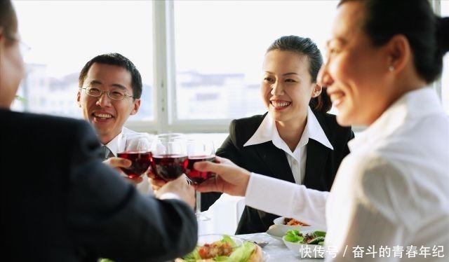 喝酒|饭局中,不可做这4件事,否则必惹人厌!