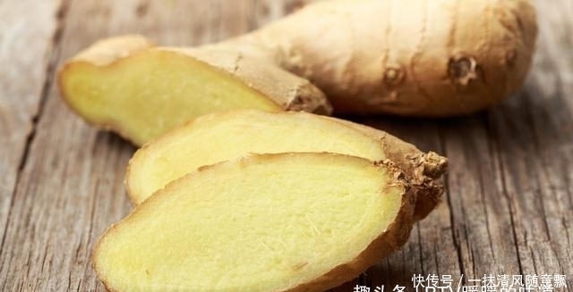  制作|薄脆的冰花煎饺，制作出“冰花”只需要1碗“水”！比煎饺还好吃