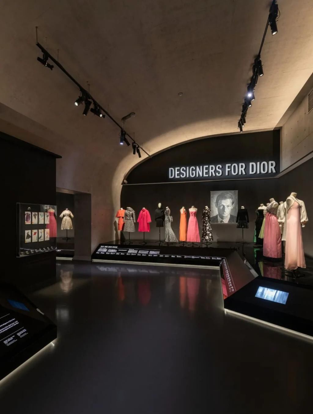 裙子|全世界最美的裙子,都藏在这个展览里