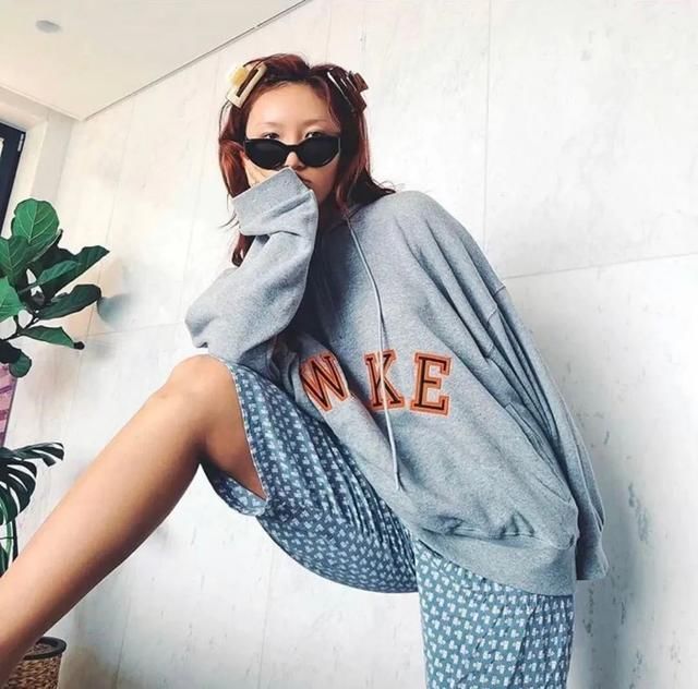 换装|唱出换装神曲《Maria》的华莎，穿衣到底有多百变？