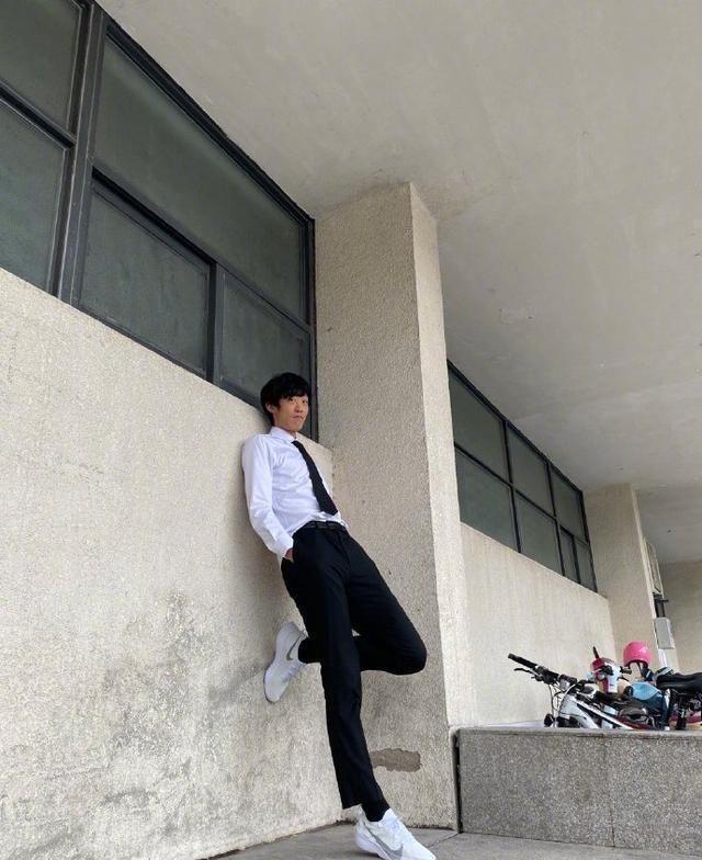  何炅|THE9团综开录，何炅助阵，4位嘉宾太强大